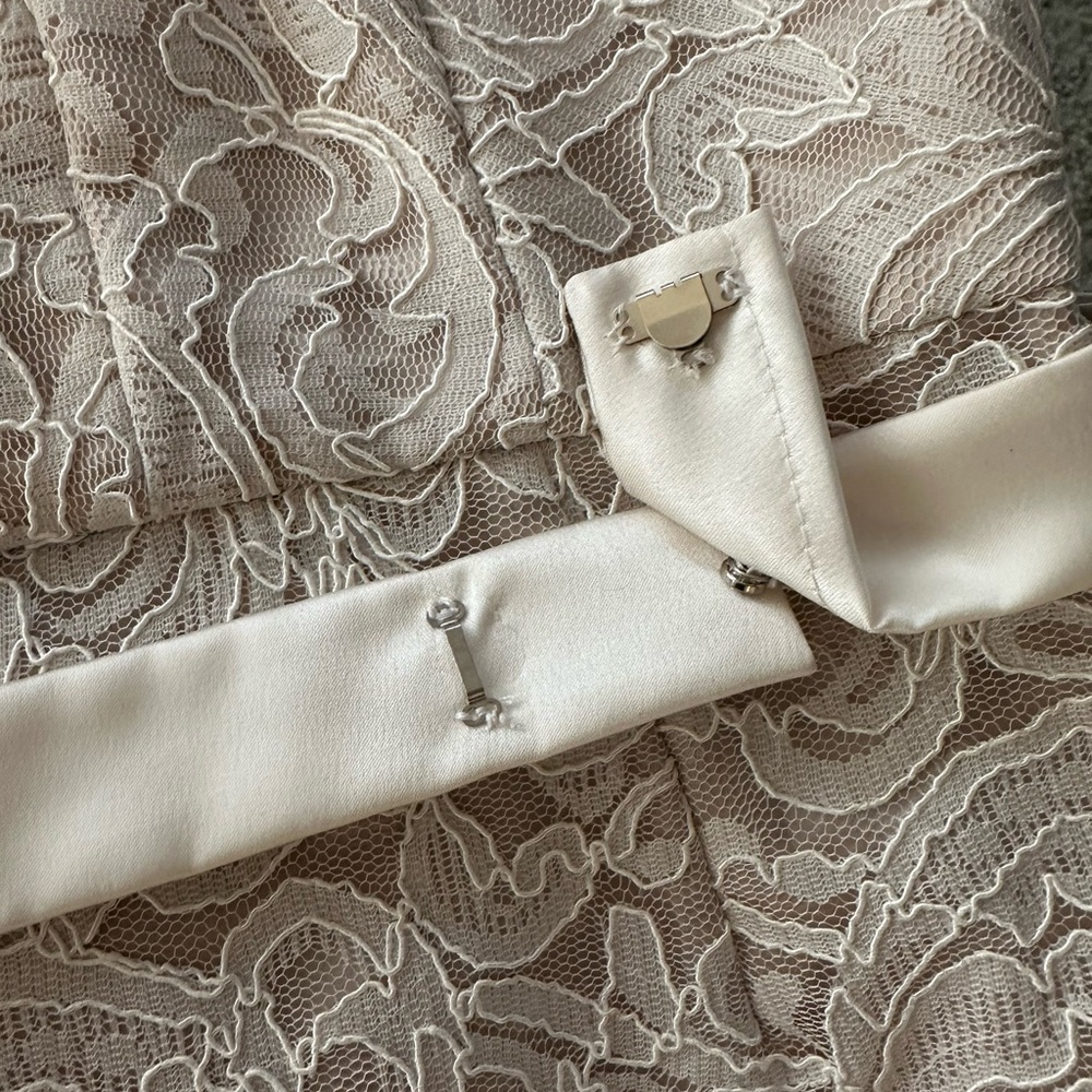 Elegant White Lace Dress with Belt - Picture 12 of 12